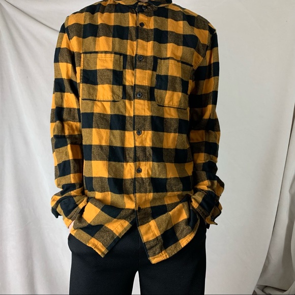 Yellow lumberjack button-up sweater shirt - Picture 2 of 3